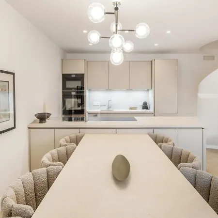 The Exquisite Townhouse In Aloha Gardens Holiday home