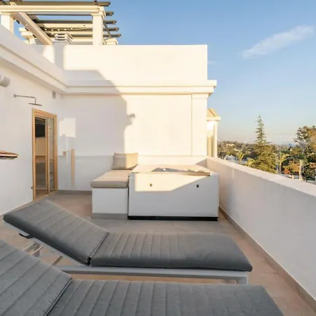 The Exquisite Townhouse In Aloha Gardens * Marbella