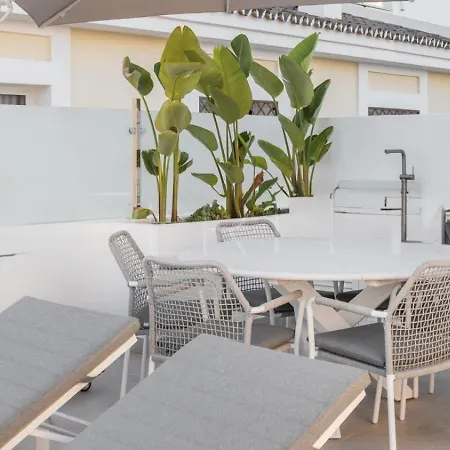 The Exquisite Townhouse In Aloha Gardens *