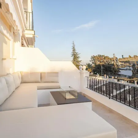 The Exquisite Townhouse In Aloha Gardens